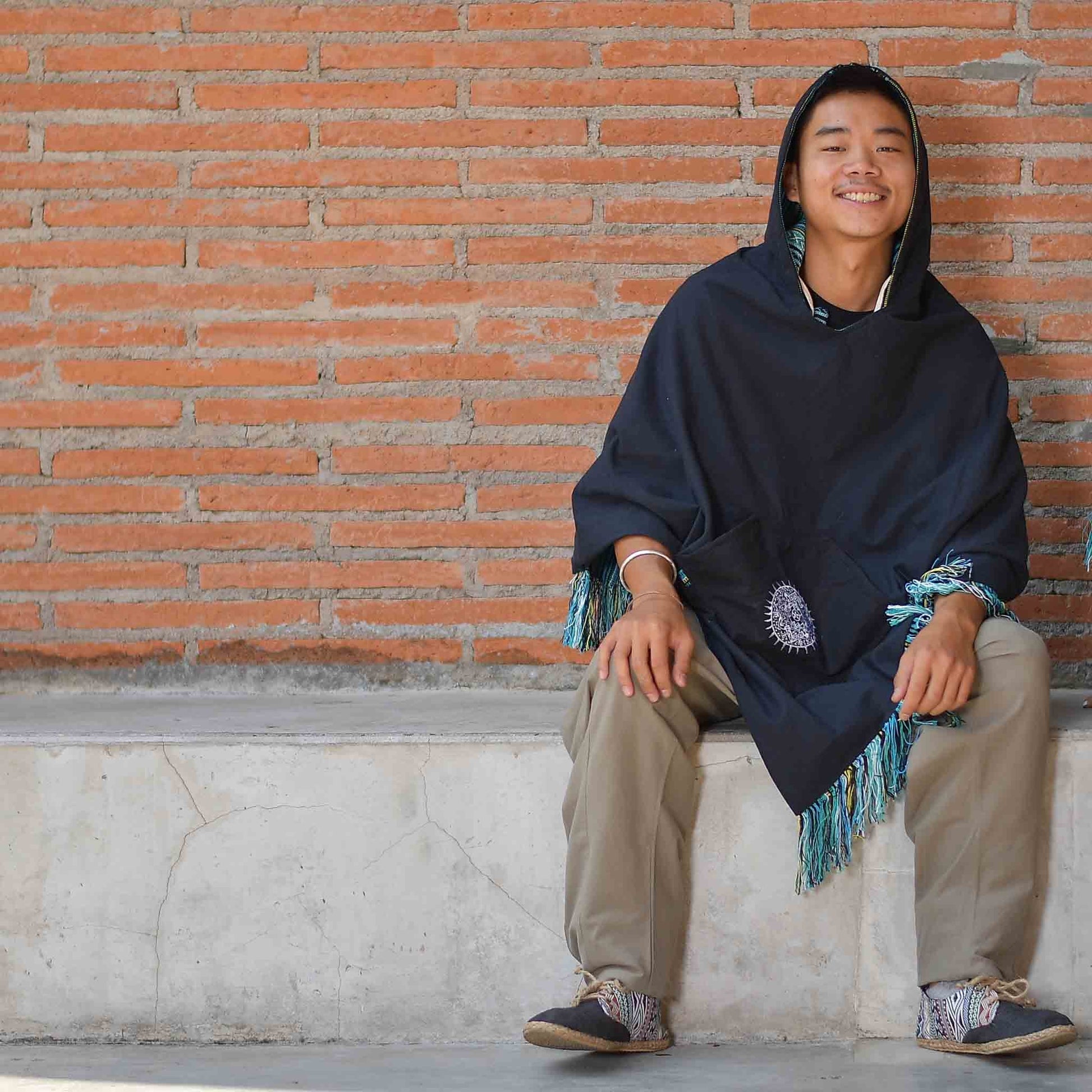 model-lxl Hippie Wendeponcho im Mexikaner Poncho Style Türkis
