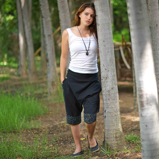 Kurze Boho Style Haremshose Pokhara Schwarz
