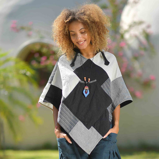 model-sm Boho Style Poncho Chai Dee Schwarz