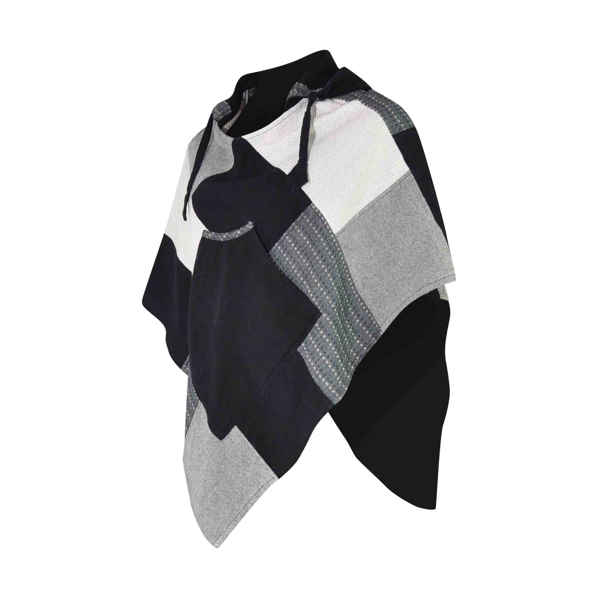 Boho Style Poncho Chai Dee Schwarz