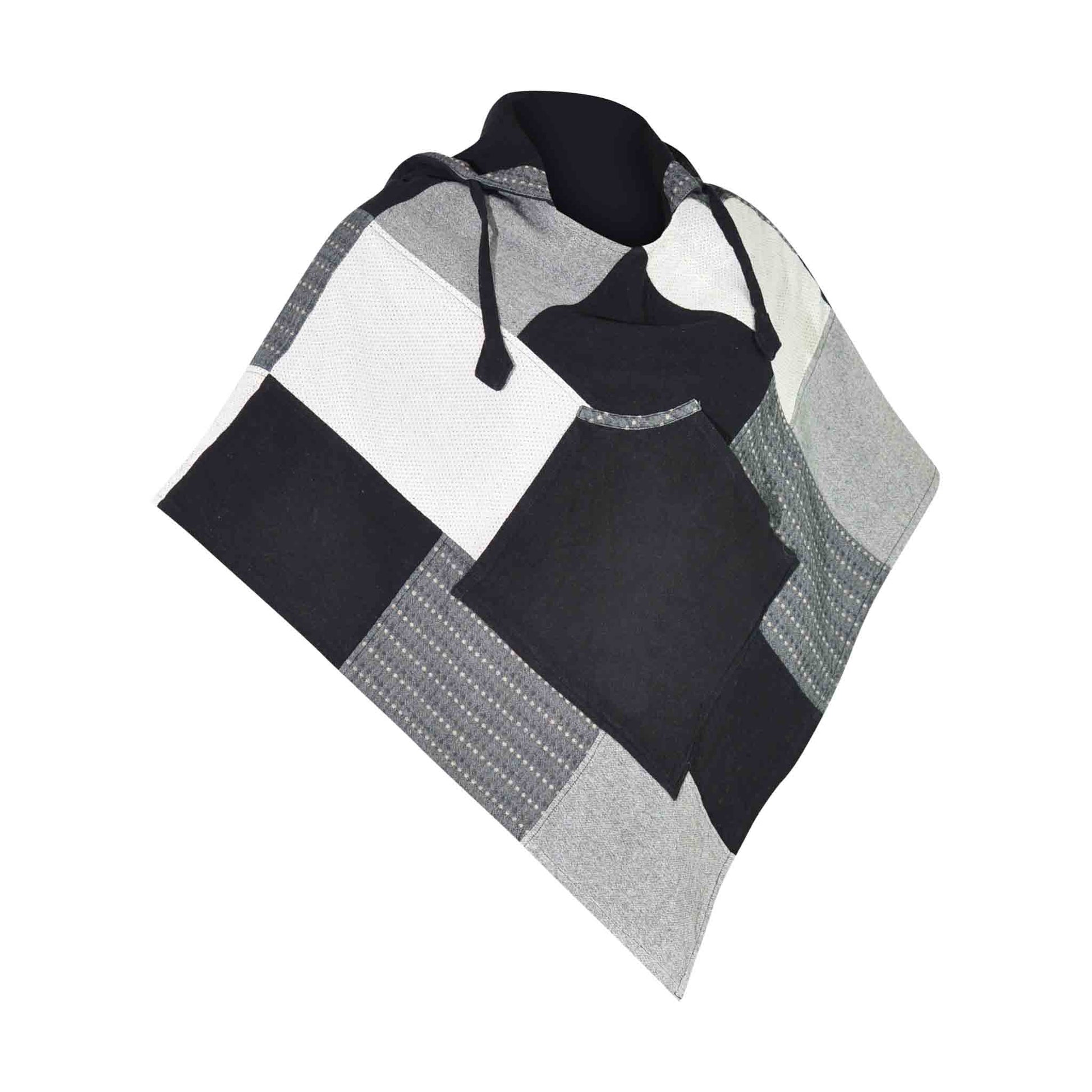 Boho Style Poncho Chai Dee Schwarz