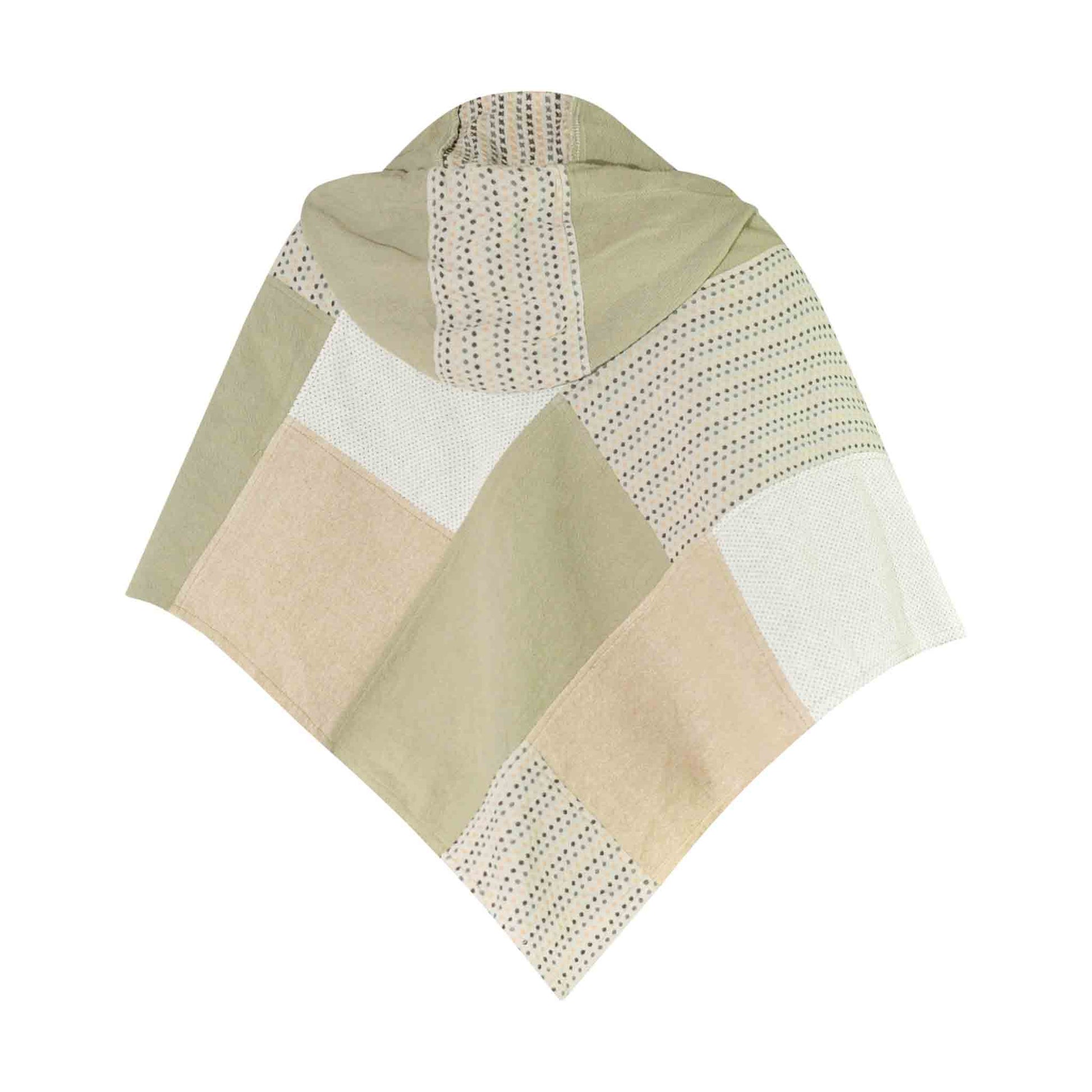 Boho Style Poncho Chai Dee Grün