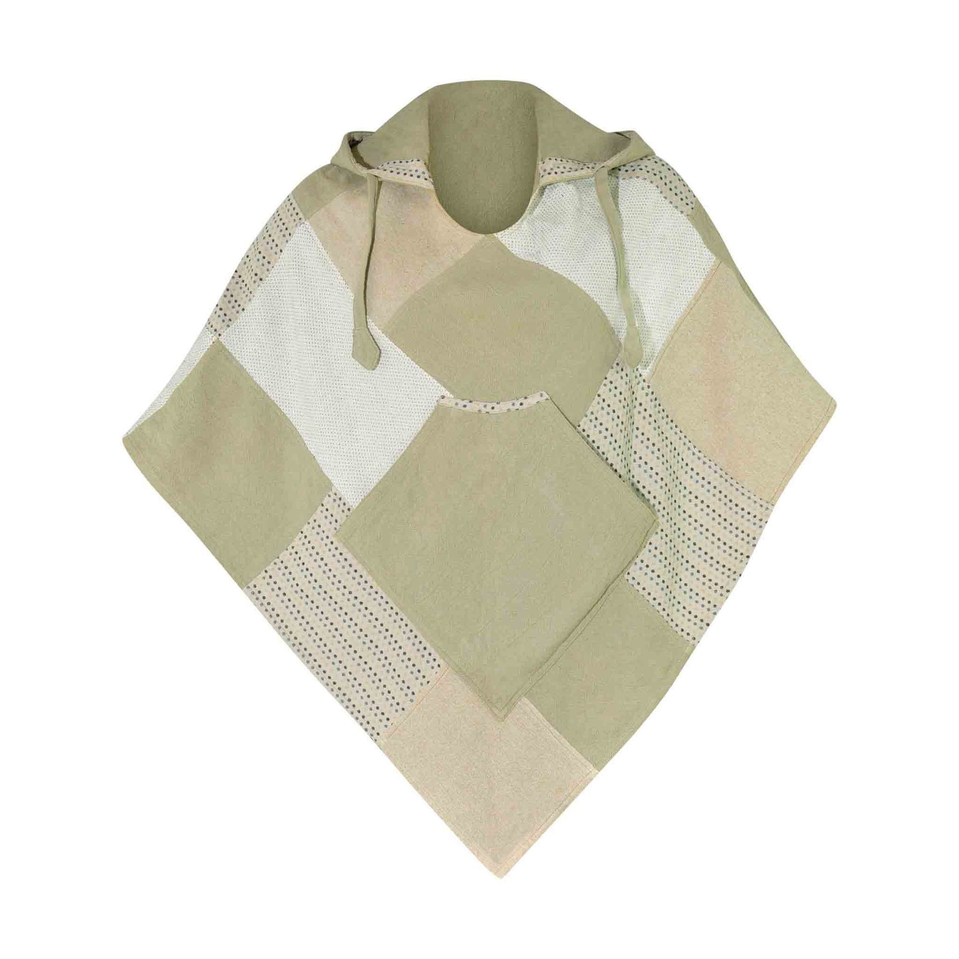Boho Style Poncho Chai Dee Grün