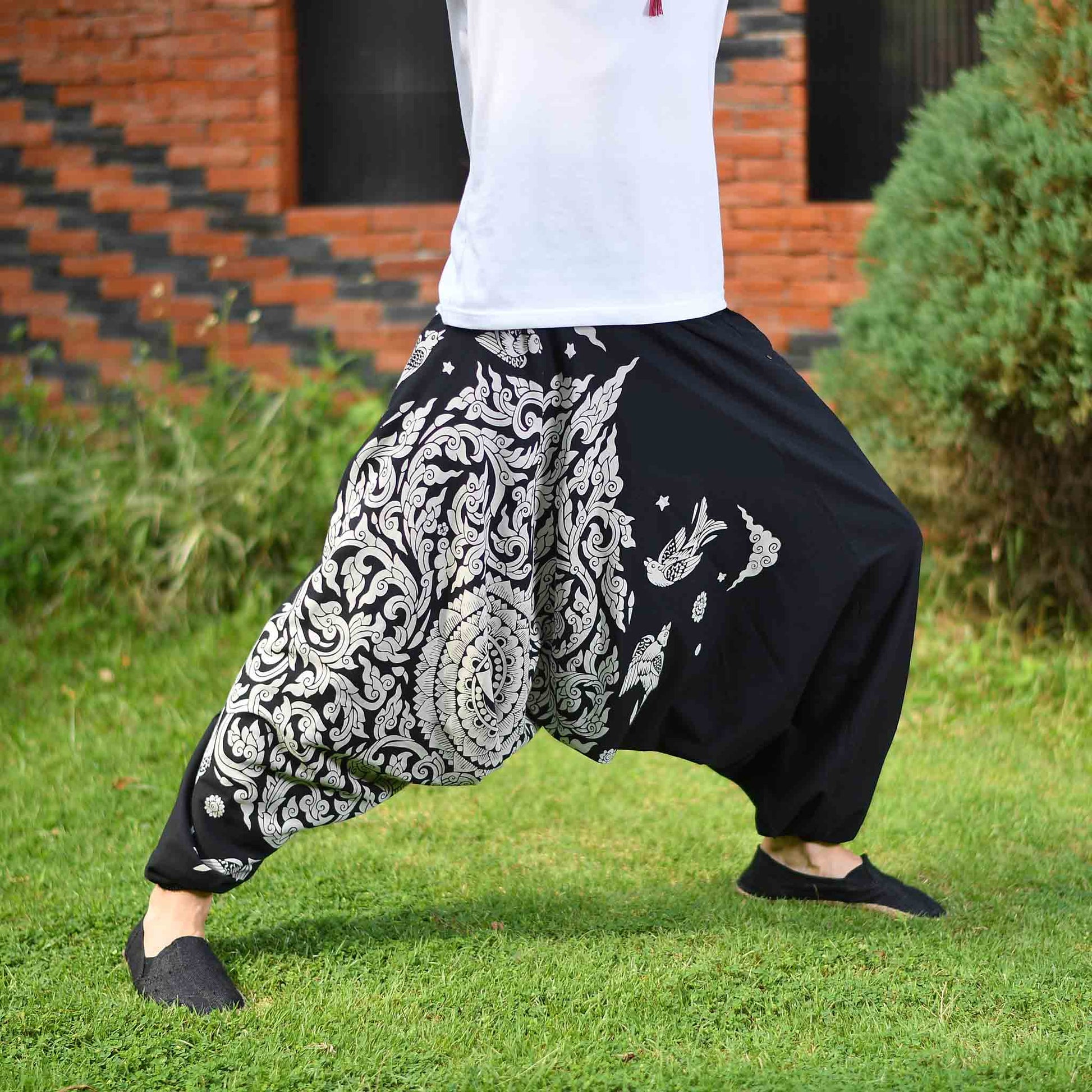 model-lxl Aladinhose Third Eye Schwarz