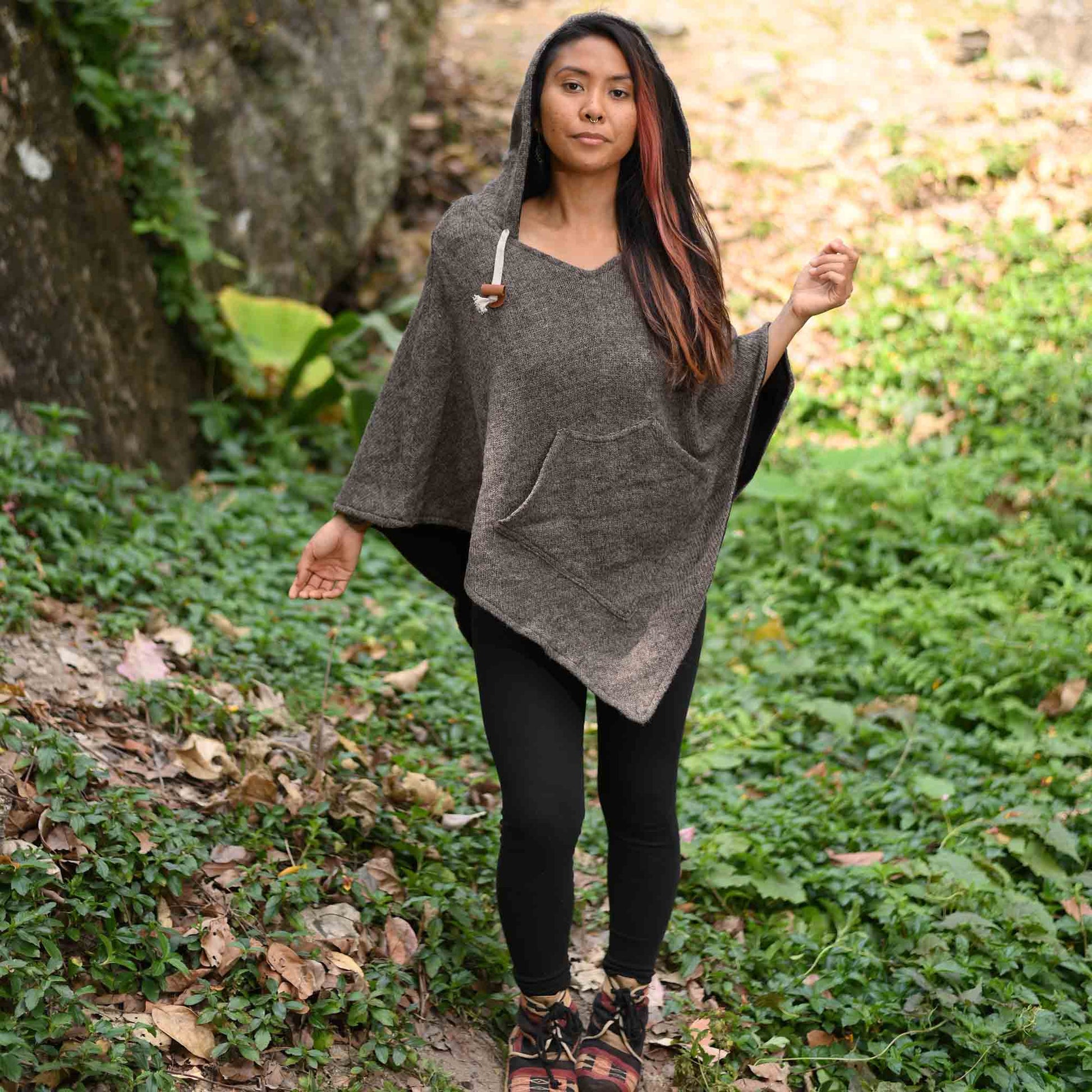 model-sm Wollponcho Herren und Damen Abajo Grau