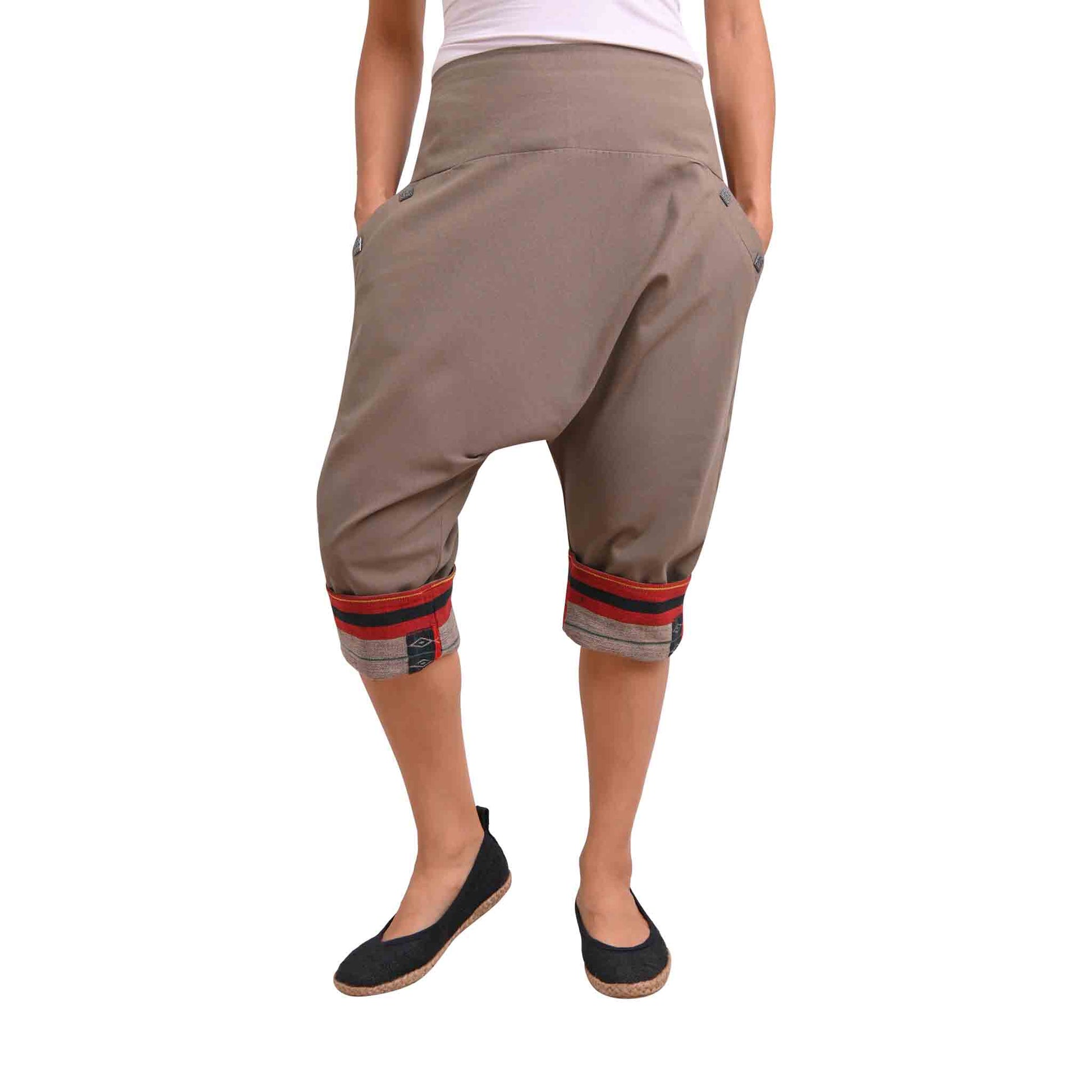 Kurze Boho Style Haremshose Auszeit Graubraun