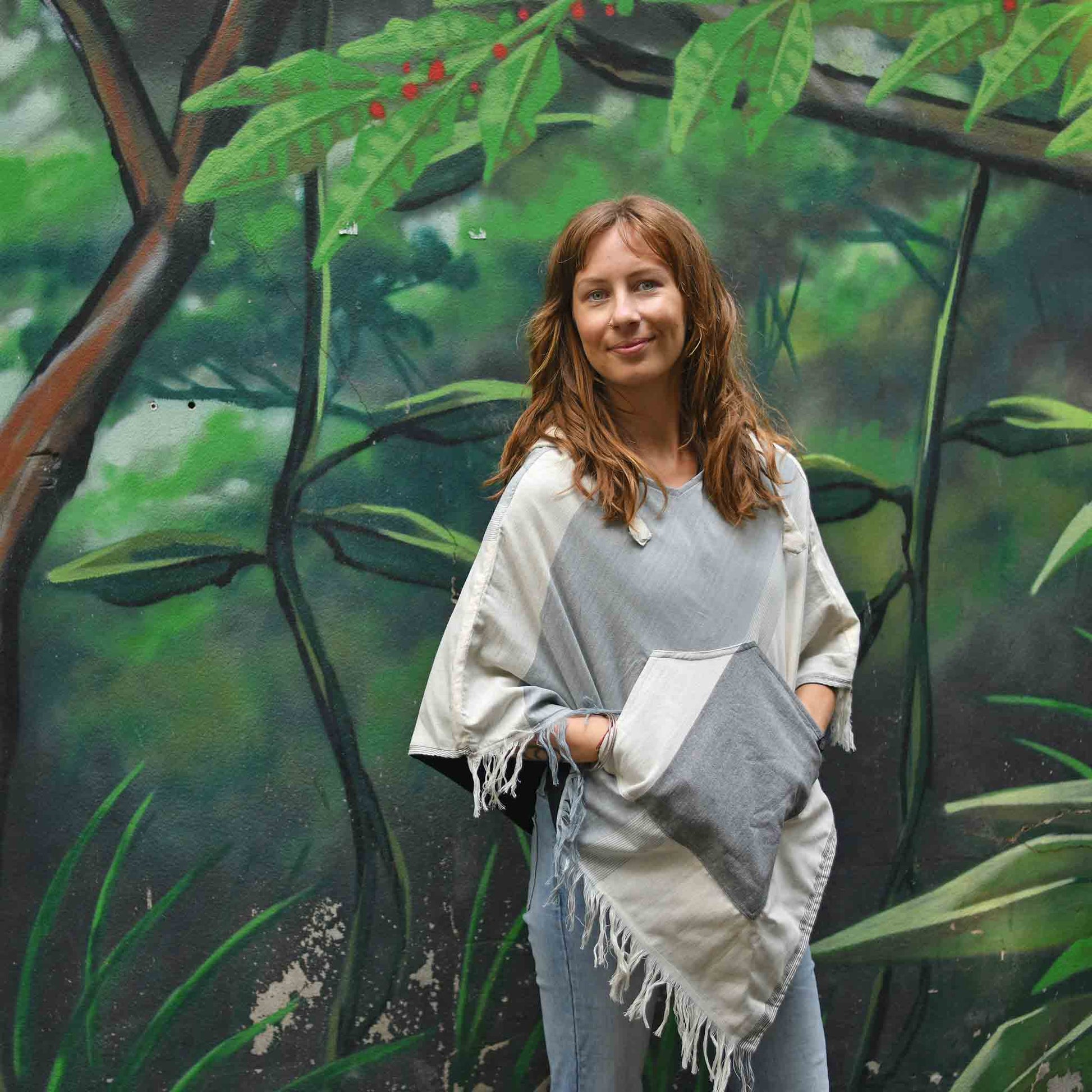 model-sm Boho Poncho Damen und Herren Wanderlust Beige